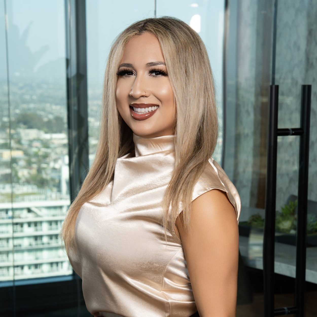 Amora Founder